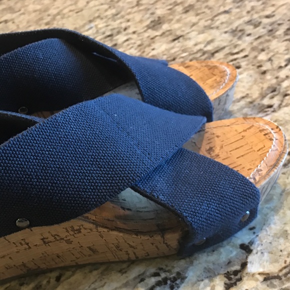 Wedges • size 8.5 - Picture 4 of 4